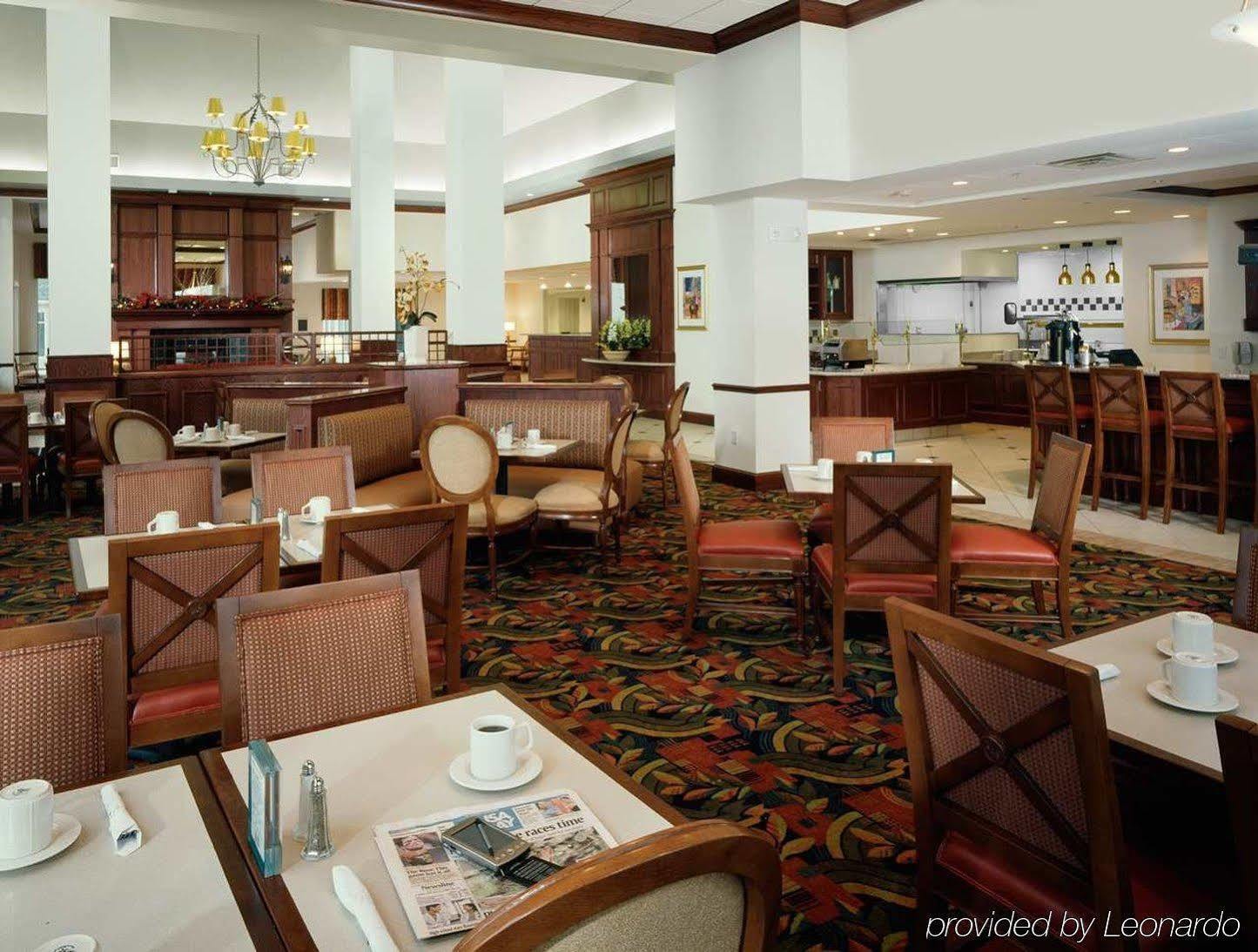 Hilton Garden Inn Dubuque Downtown Exterior photo